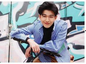 男星粉丝群爆料视频大全,揭秘明星幕后生活瞬间  第3张 男星粉丝群爆料视频大全,揭秘明星幕后生活瞬间  第3张